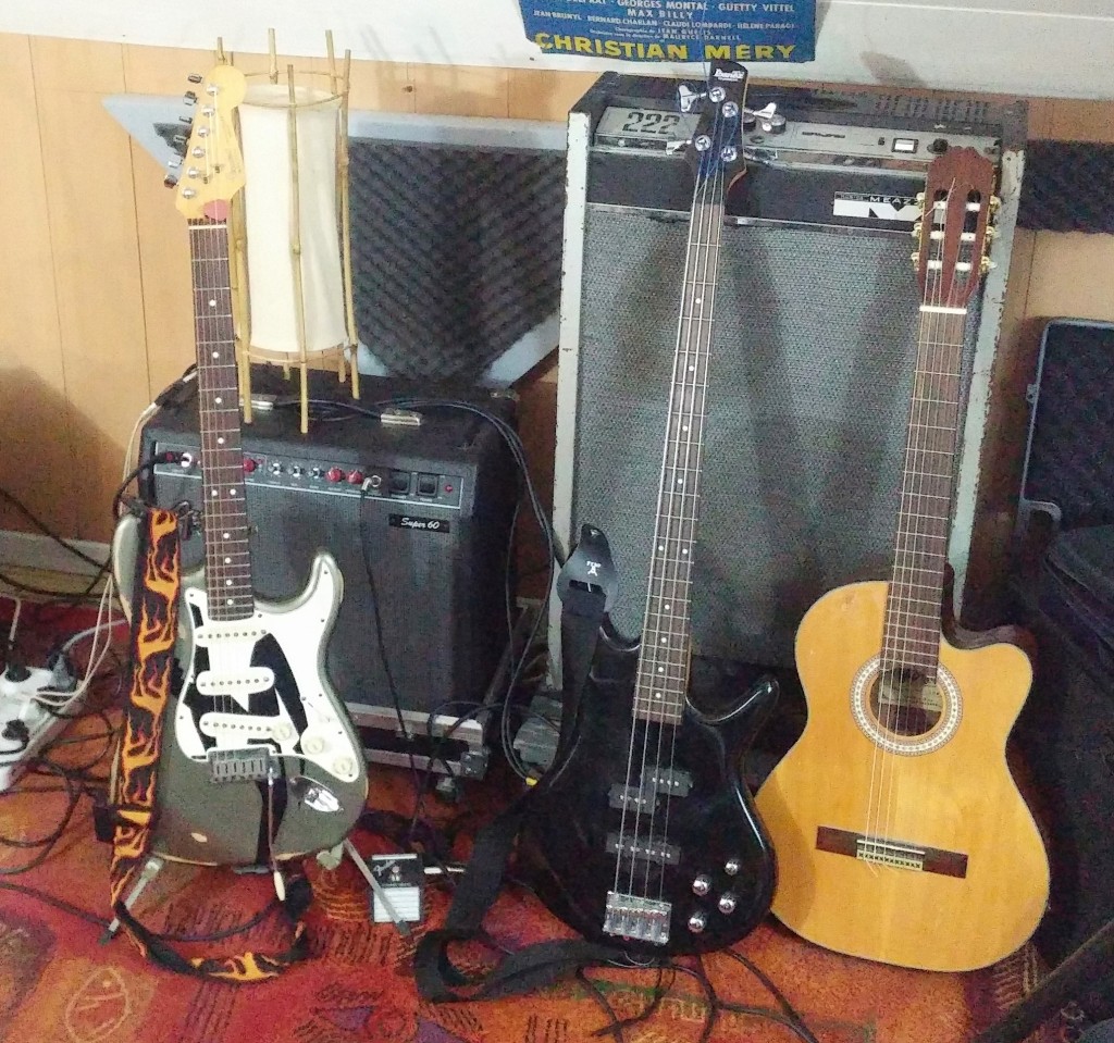 Guitares strato, basse et classique studio SEIZAIR